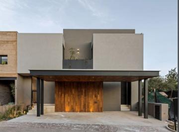 Casa · 343m² · Venta de Casa en Altozano 264 m² Terreno