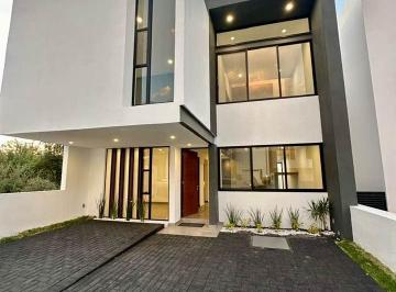 Casa · 270m² · 5 Recámaras · 2 Estacionamientos · Casa de Autor en Zibatá