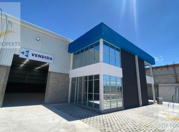 Bodega comercial · 2 Estacionamientos · En Boulevard Peña Flor