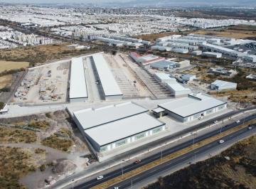 Bodega comercial · 1 Recámara · 4 Estacionamientos · Parque Industrial Envialidades Principales