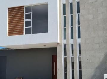 Casa · 181m² · 3 Recámaras · 3 Estacionamientos · Venta de Casa Encinos Residencial