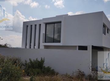 Casa · 202m² · 3 Estacionamientos · Venta de Casa en Encinos Residencial 202.6 m²
