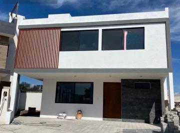 Casa · 200m² · 3 Recámaras · 2 Estacionamientos · Casa en Codominio Zen Life Residencial I