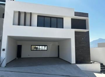 Casa de 3 habitaciones, Monterrey · Casa Nueva en Venta en Castaños del Vergel | 3 Recámaras | Jardín | Cochera 3 Autos | 335 m²