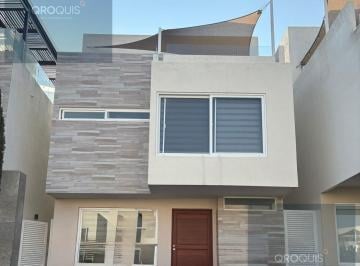 Casa · 218m² · 3 Recámaras · 2 Estacionamientos · Casa en Fraccionamiento Zibatá