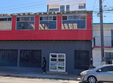 Local comercial Renta de 7 habitaciones · Local Comercial Frente Al Mar 400 m² - Trato Directo