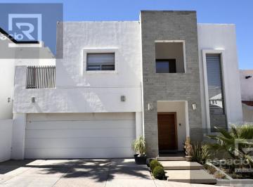 Casa · 294m² · 3 Recámaras · Casa en Venta en Fraccionamiento Cantera