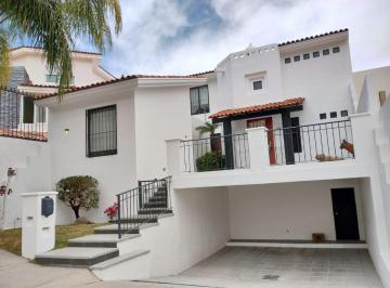 Casa de 4 habitaciones, Zapopan · Casa en Venta Bugambilias Segunda Seccion