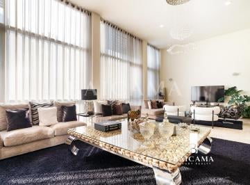 17fe9ea024be7d06ee52386cce5ed178bfb0b918f83668803062c7b8918cede0 · Casa con Rooftop y Acabados de Lujo en Venta en Lomas de Vista Hermosa