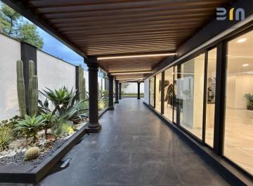 Casa · 700m² · 4 Recámaras · 6 Estacionamientos · San Ángel. Casa en Venta