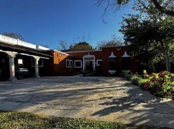 Casa · 458m² · 3 Recámaras · 4 Estacionamientos · Casa en Venta en La Ceiba con Vista Al Campo de Golf. - (4)