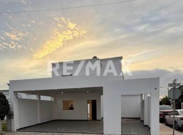 Casa · 161m² · 3 Recámaras · 2 Estacionamientos · Casa en Venta en Fraccionamiento Mayakhan - (4)