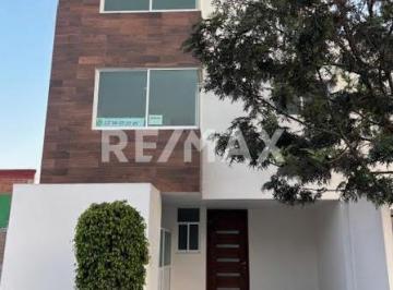 Casa · 175m² · 4 Recámaras · 2 Estacionamientos · Casa en Venta - (4)