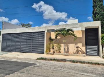 Casa de 4 habitaciones, Mérida · Casa de Una Planta, Acabados en Lujo