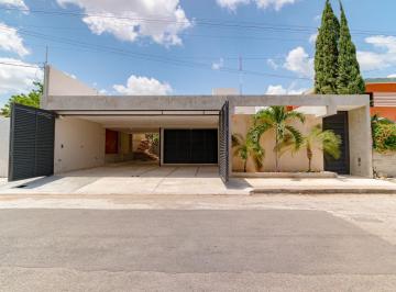 Casa de 4 habitaciones, Mérida · Casa de Una Planta, Acabados en Lujo