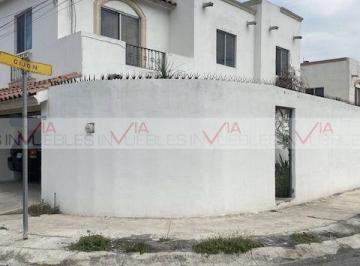 Casa · 115m² · 3 Recámaras · 2 Estacionamientos · Casa en Venta en Privadas de Santa Catarina
