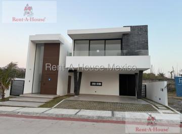 Casa · 290m² · 3 Recámaras · 2 Estacionamientos · Casa en Venta en Las Olas Residencial Riviera Veracruzana