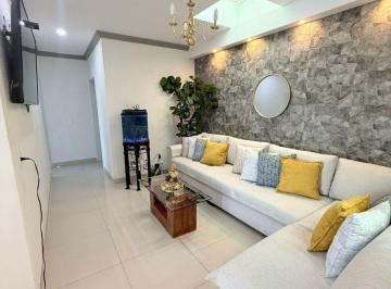 Casa de 5 habitaciones, Guadalajara · Casa en Venta en Colonia Insurgentes