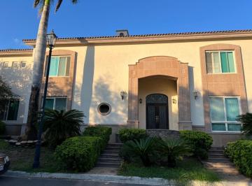 Casa de 4 habitaciones, Monterrey · Casa en Venta Portal del Huajuco