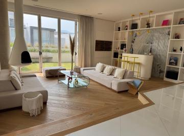 Casa de 4 habitaciones, Naucalpan de Juárez · Residencia de Autor Minimalista Contemporánea