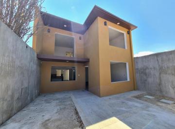 Casa · 190m² · 3 Recámaras · 1 Estacionamiento · Casa Sola en Venta en Barrio El Relicario, San Cristóbal de Las Casas, Chiapas