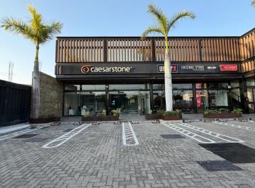 Local comercial , Puerto Vallarta · En Renta | Local Comercial 240 m² | Puerto Vallarta (Excelente Ubicación)