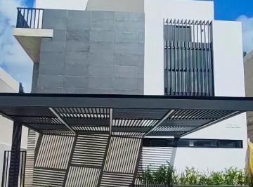 Casa · 327m² · 4 Recámaras · 2 Estacionamientos · Casa Nueva y Moderna en Via Cumbres / New And Modern Home in Via Cumbres