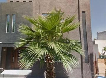Casa de 3 habitaciones, San Nicolás de los Garza · Casa de 260 m² con 3 Recámaras en Venta en Industrias del Vidrio