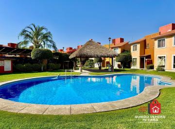 Casa · 74m² · 2 Recámaras · 1 Estacionamiento · Casa Remodelada en con Alberca y Vigilancia en Emiliano Zapata