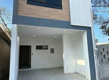 Casa · 99m² · 2 Recámaras · 1 Estacionamiento · Casa en Venta Col. Candelario Garza