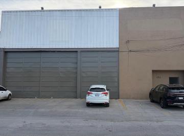 Bodega comercial · 1700m² · 8 Estacionamientos · Bodega en Renta Parque Industrial San Crispín León Guanajuato