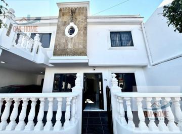 Casa · 300m² · 3 Recámaras · 1 Estacionamiento · Casa en Lomas de Mazatlán