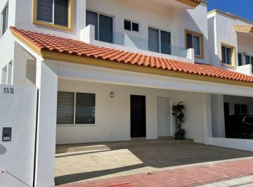 Casa · 184m² · 4 Recámaras · 1 Estacionamiento · Departamento - Fraccionamiento Marina Mazatlán