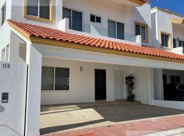 Casa · 184m² · 4 Recámaras · 1 Estacionamiento · Departamento - Fraccionamiento Marina Mazatlán
