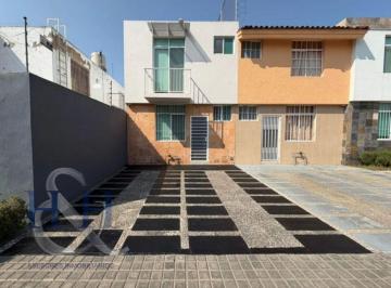Casa en condominio de 3 habitaciones, Zapopan · Casa en Venta en Coto Privado – Tesistán / Av Guadalajara, Zapopan