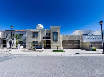 Casa · 334m² · 4 Recámaras · 4 Estacionamientos · Casa en Venta en Fracc. Cataluña en Chihuahua, Chih.