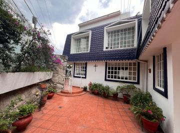 Casa de 4 habitaciones, Naucalpan de Juárez · Casa en Venta Fracc. alcanfores, San Mateo. 4 Recámaras, Seguridad Privada, Jardín
