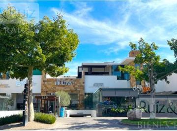 Local comercial · 168m² · 3 Estacionamientos · Local en Fraccionamiento Jardines del Moral