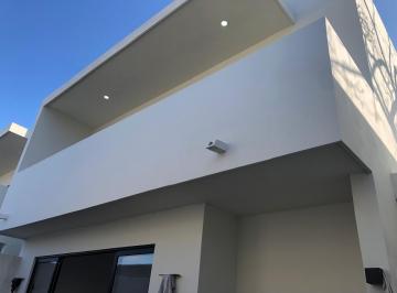Casa · 233m² · 3 Recámaras · 2 Estacionamientos · Casa en Venta Col. del Pueblo
