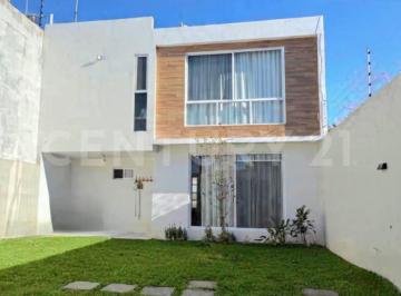 Casa · 122m² · 3 Recámaras · 2 Estacionamientos · Casa en Venta en Fraccionamiento Privado en Cuautla Morelos
