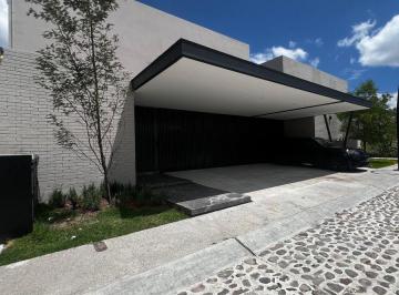 Casa de 5 habitaciones, Querétaro · Casa en Venta en Lomas del Campanario Qro