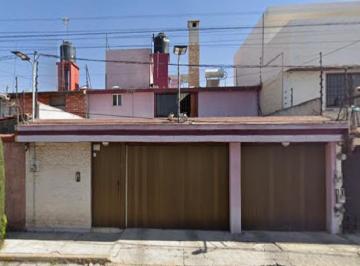 Casa de 4 habitaciones, Metepec · Casa en Venta en Casa Blanca, San Jeronimo Chicahualco, Estado de Mexico.