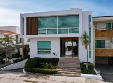 Casa en condominio de 4 habitaciones, Zapopan · Casa en Venta en Puerta del Bosque