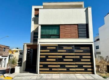 1 · Casa en Venta en Cumbres Elite