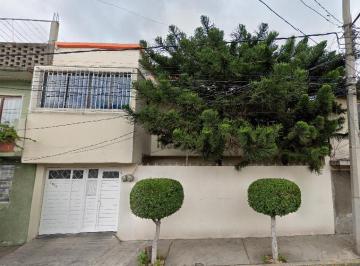 Casa de 4 habitaciones, Tlalnepantla de Baz · Casa en Venta de 221 m² con 4 Recámaras en La Col. Prensa Nacional