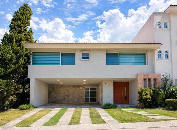 Casa en condominio de 3 habitaciones, Zapopan · Casa en Venta en Virreyes Residencial