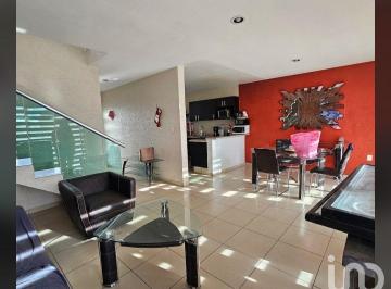 Casa · 147m² · 3 Recámaras · 2 Estacionamientos · Casa en Queretaro en Venta en Privada El Mirador