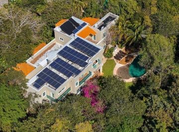 Villa · 1910m² · 7 Recámaras · 6 Estacionamientos · Se Vende Hermosa Villa en Playacar