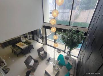 Casa · 360m² · 3 Recámaras · 4 Estacionamientos · Céntrica Residencia a un Increible Precio Dh0526