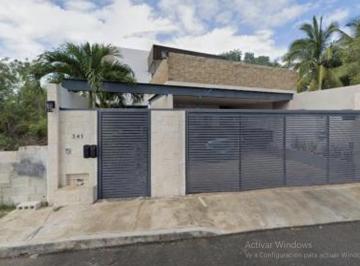 Casa de 4 habitaciones, Mérida · Casa con 4 Recámaras de 417 m² en Venta, Montebello
